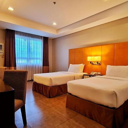 District 21 Hotel Iloilo City Buitenkant foto