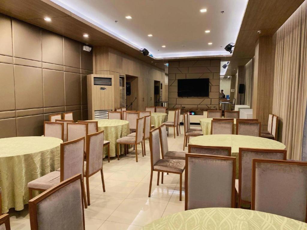District 21 Hotel Iloilo City Buitenkant foto