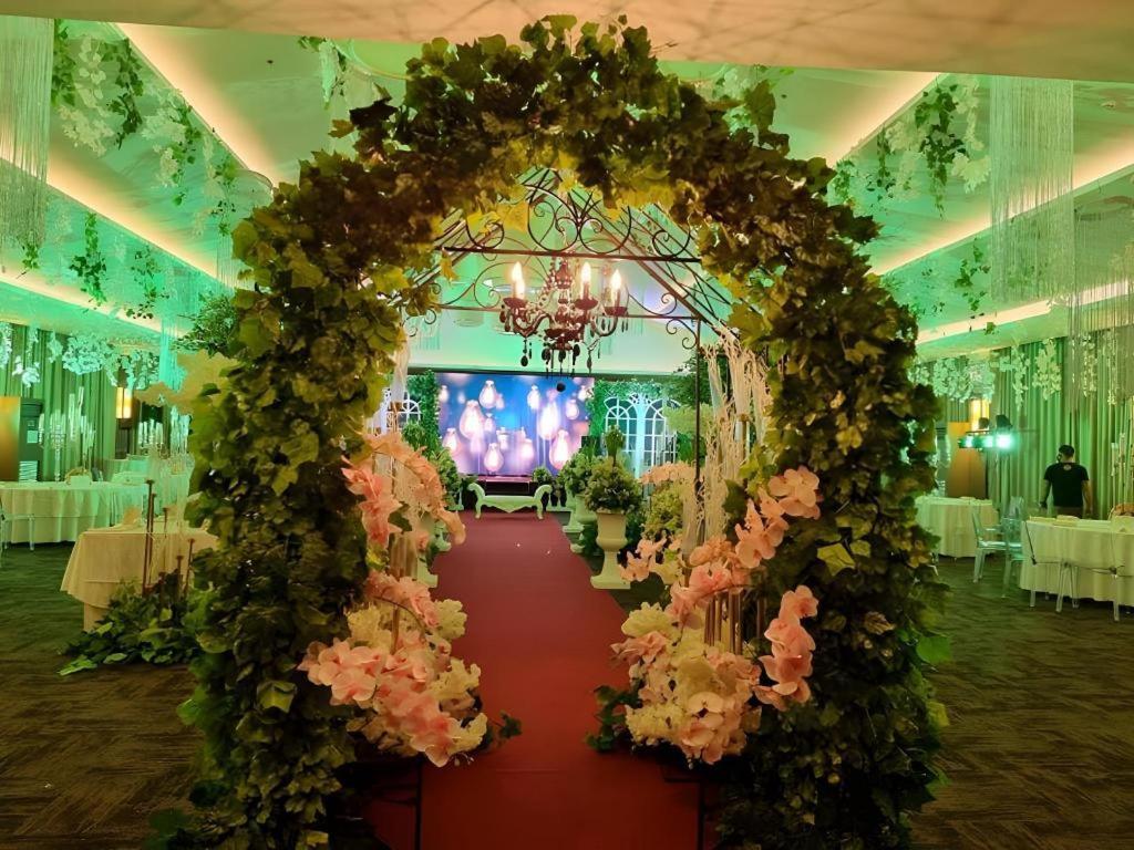 District 21 Hotel Iloilo City Buitenkant foto