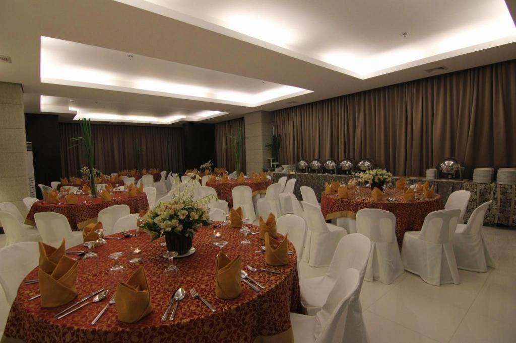 District 21 Hotel Iloilo City Buitenkant foto