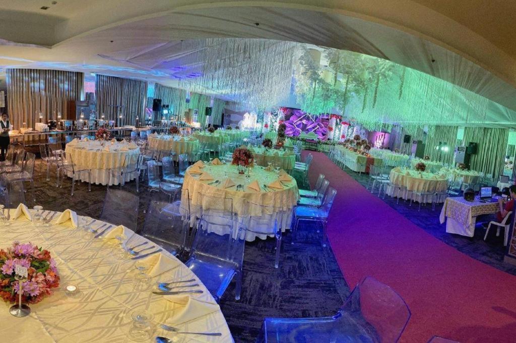 District 21 Hotel Iloilo City Buitenkant foto