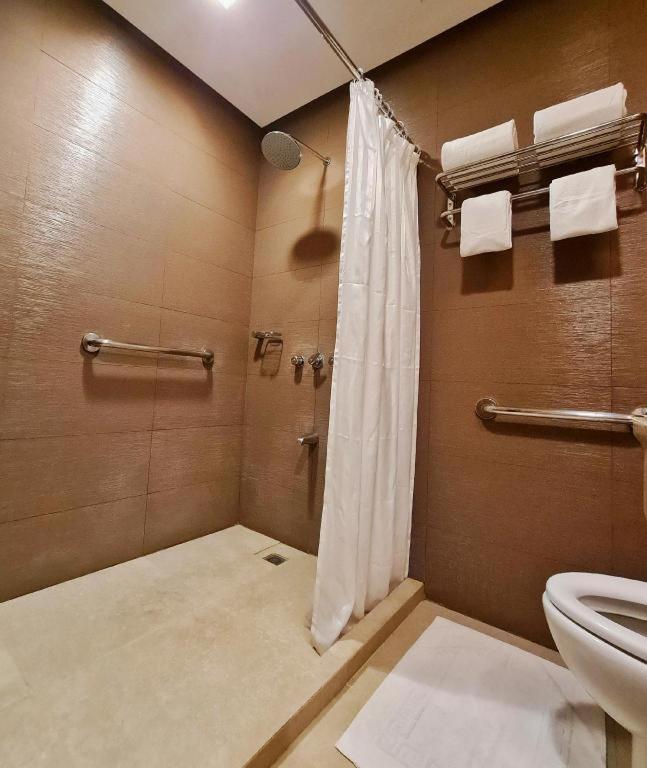 District 21 Hotel Iloilo City Buitenkant foto