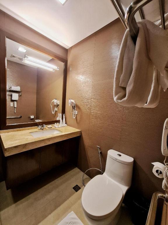 District 21 Hotel Iloilo City Buitenkant foto