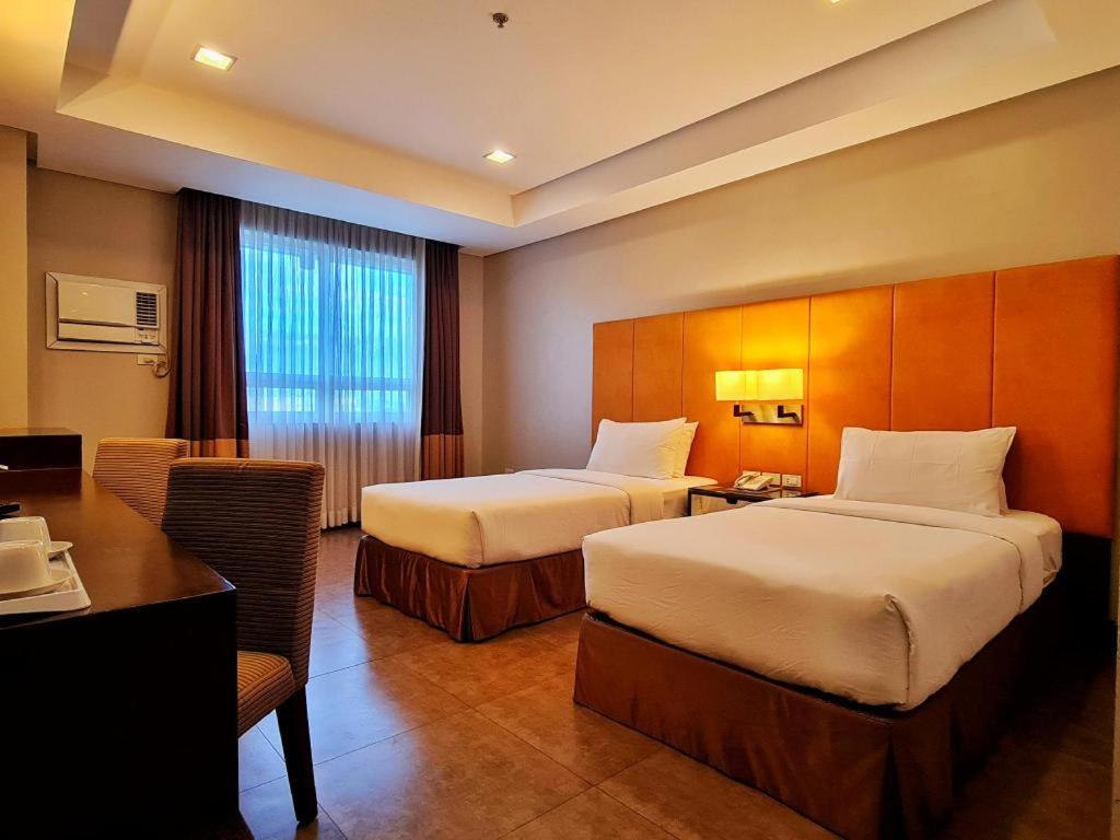 District 21 Hotel Iloilo City Buitenkant foto