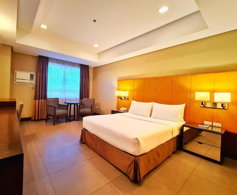District 21 Hotel Iloilo City Buitenkant foto