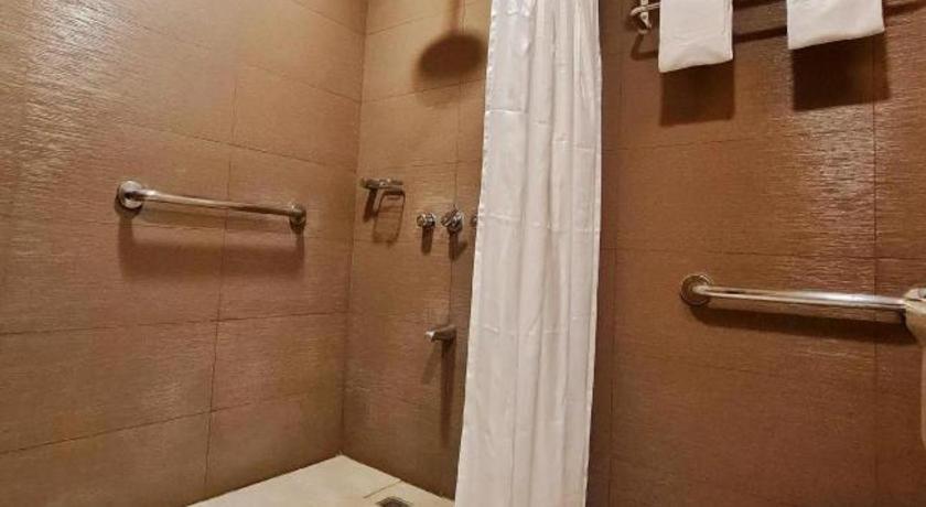 District 21 Hotel Iloilo City Buitenkant foto