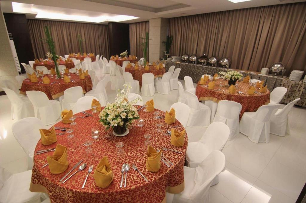 District 21 Hotel Iloilo City Buitenkant foto