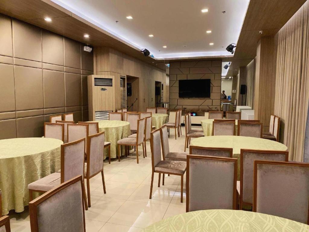 District 21 Hotel Iloilo City Buitenkant foto