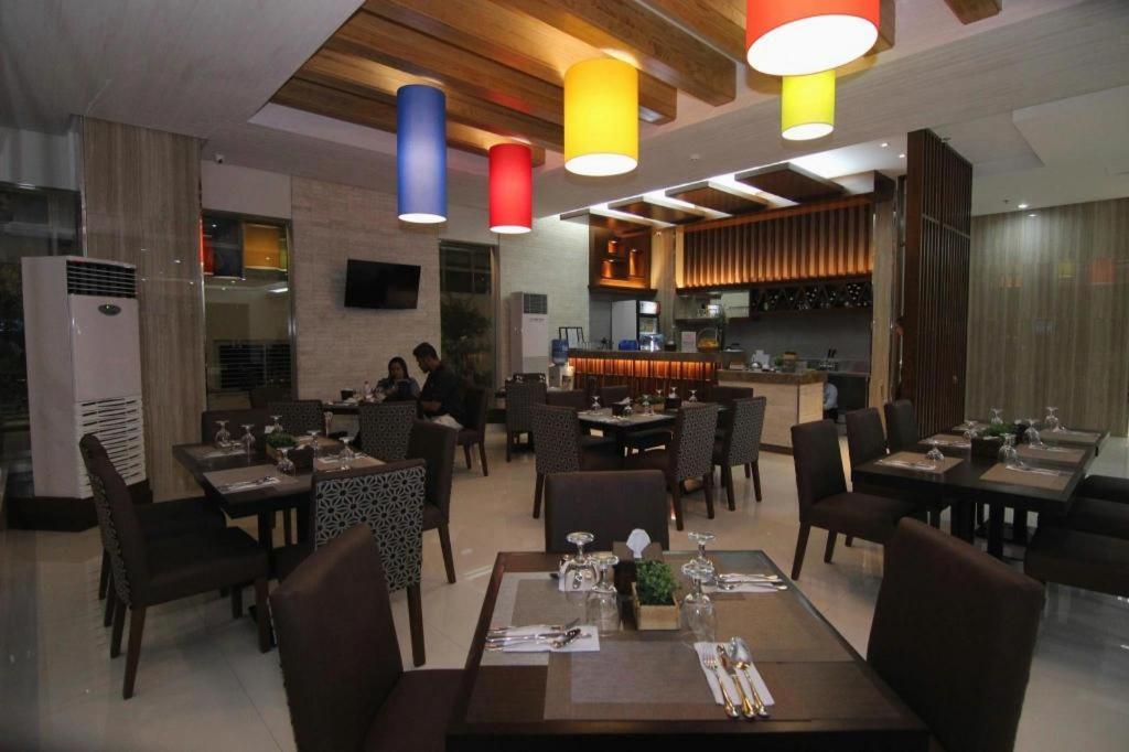 District 21 Hotel Iloilo City Buitenkant foto