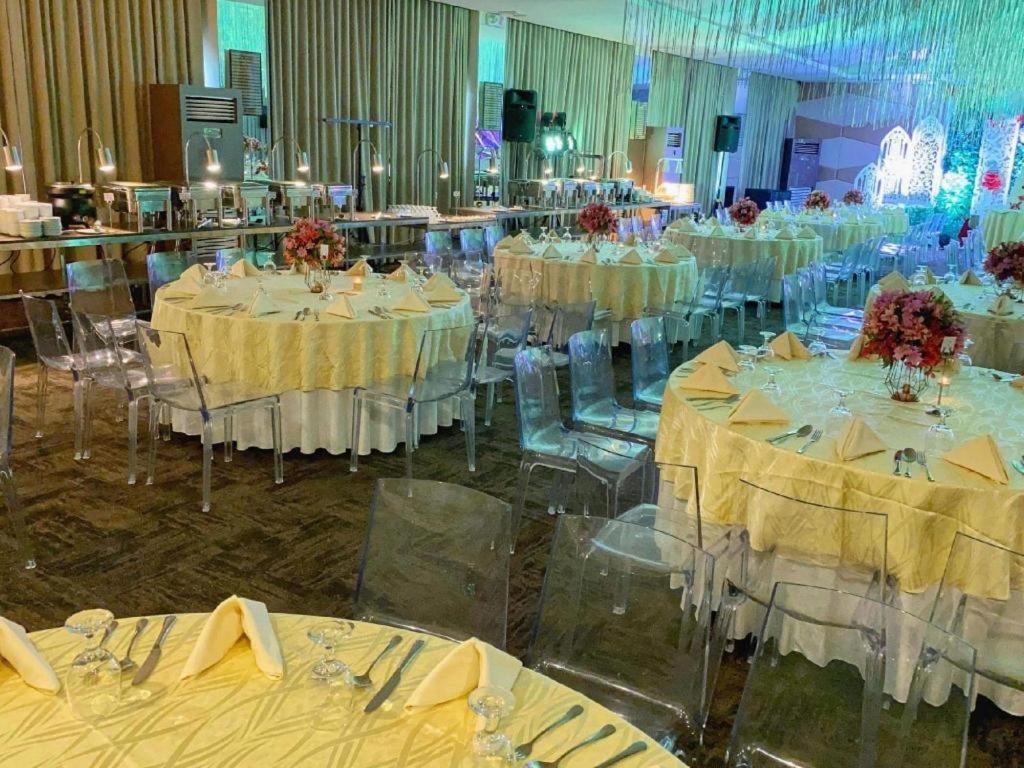 District 21 Hotel Iloilo City Buitenkant foto